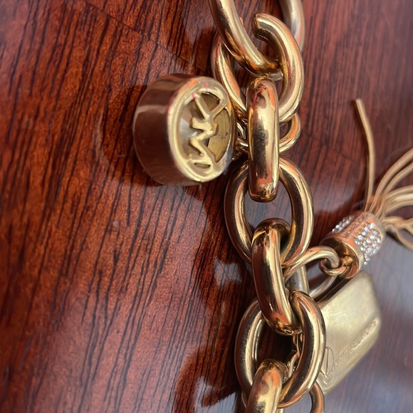 Michael Kors charm bracelet - Picture 5 of 7